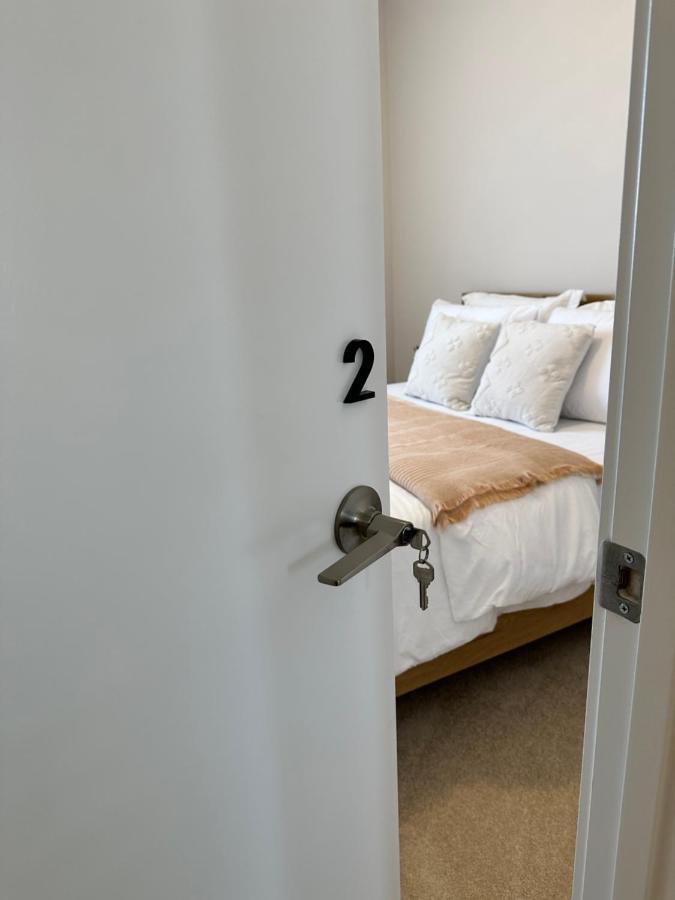 The Stay Lounge Отава Екстериор снимка