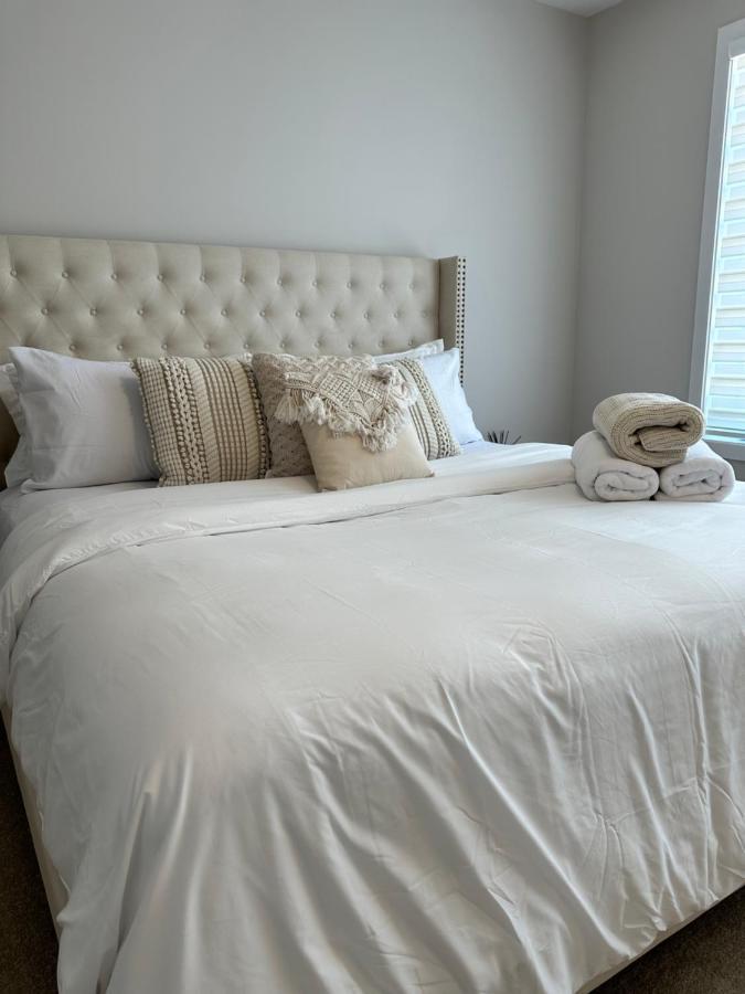 The Stay Lounge Отава Екстериор снимка