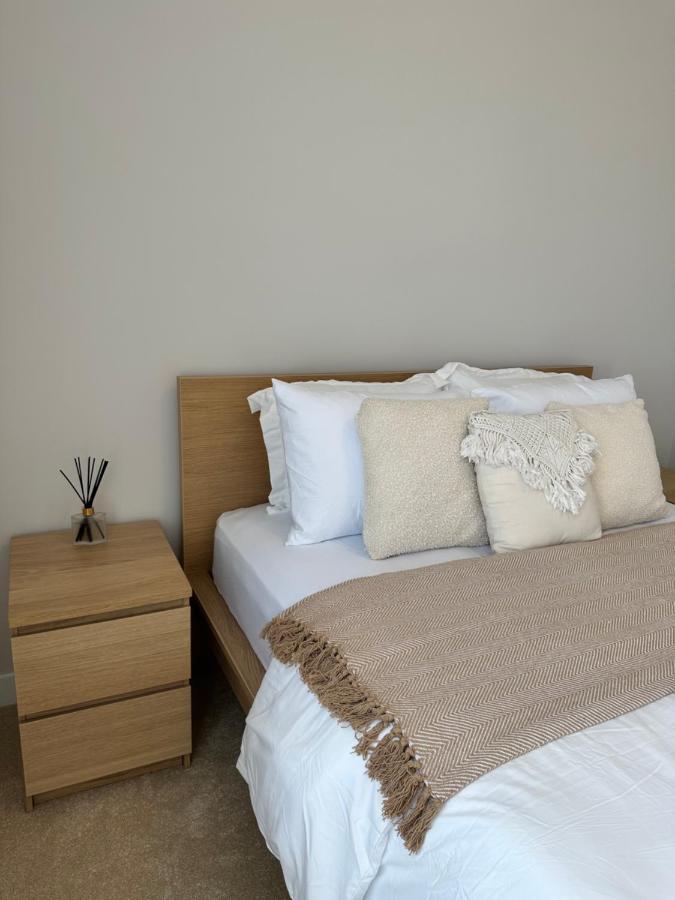 The Stay Lounge Отава Екстериор снимка